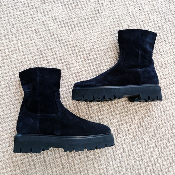 Aquatalia Saundra Black Suede Platform Ankle Boots 9 Waterproof WORN ONCE - Picture 2 of 8